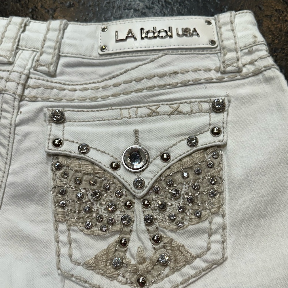 L.A. Idol White Jean Shorts - Picture 4 of 7